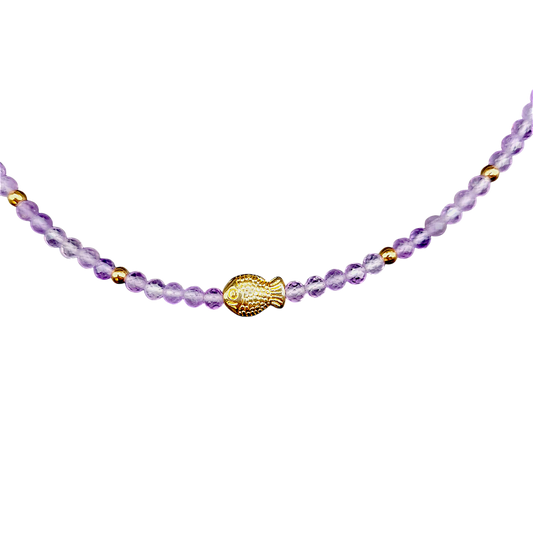 Amethyst-Choker mit goldener Fischperle