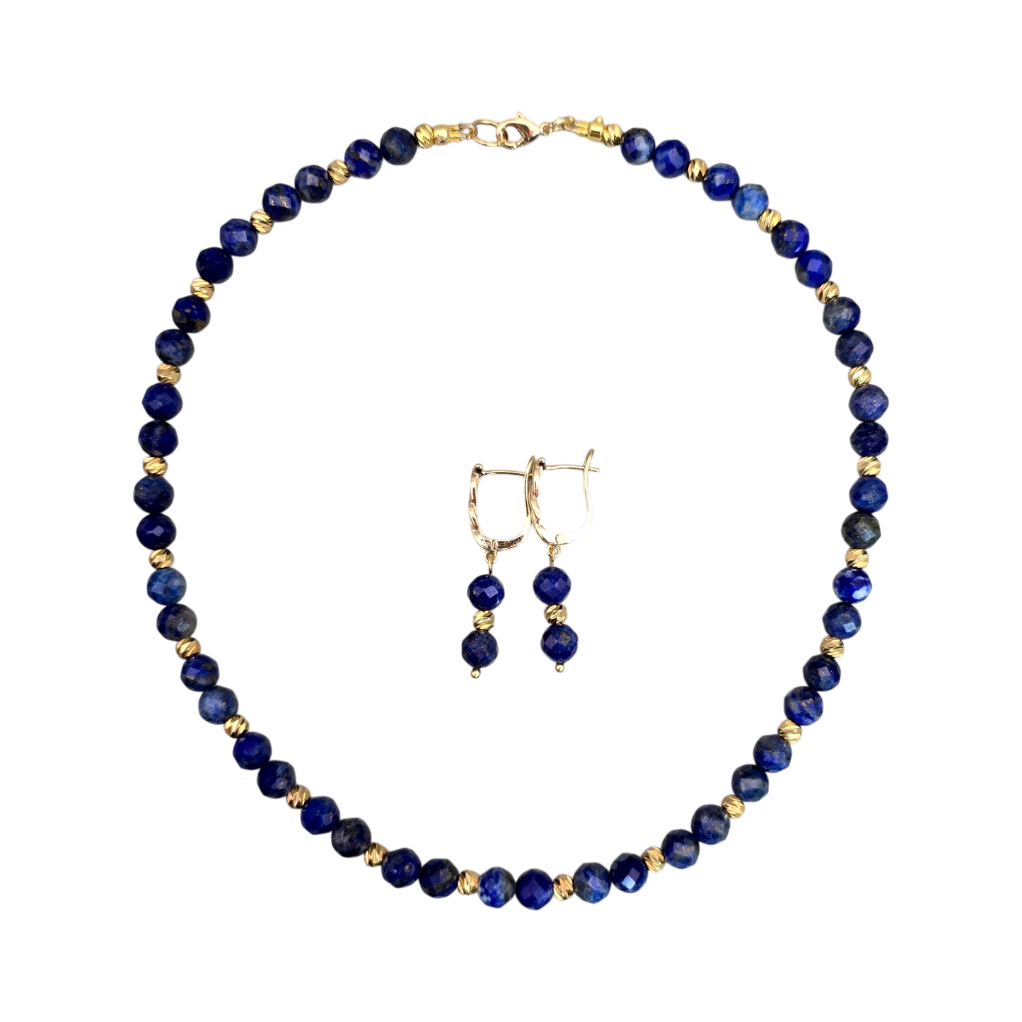 Lapislazuli Schmuckset mit Kette 39,5 cm und Ohrringen 3,5 cm, facettierte blaue Natursteine mit vergoldeten Details.
